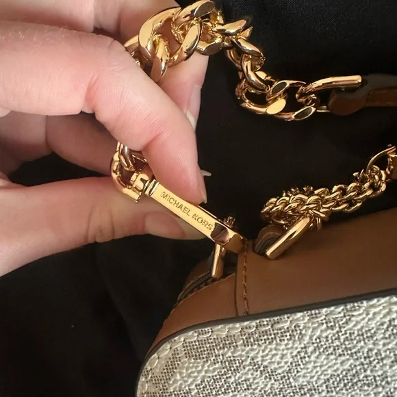 BRAND NEW Michael Kors Bag - Picture 7 of 10